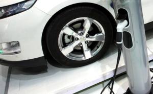 罗兰贝格高级合伙人：支持燃油车禁令，应看到电力清洁化趋势