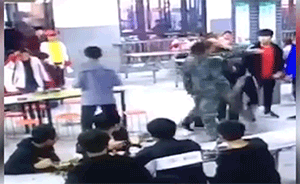 邓州：学校宿管殴打学生被警方行拘