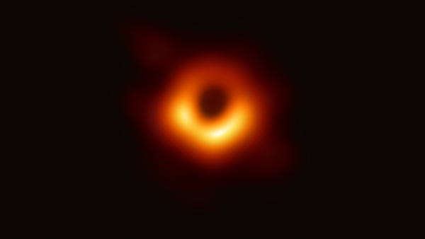 人类首张黑洞照片来了，和你想的一样吗