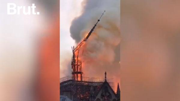 现场 | 巴黎圣母院大火：火势难控，尖塔在尖叫声中倒塌