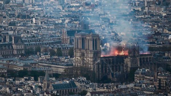 火灾前的巴黎圣母院：危旧破败修缮贵