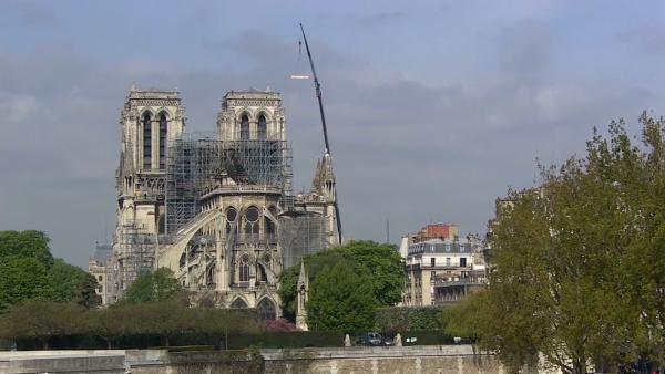 巴黎圣母院捐款超8亿欧，全球招标建尖塔