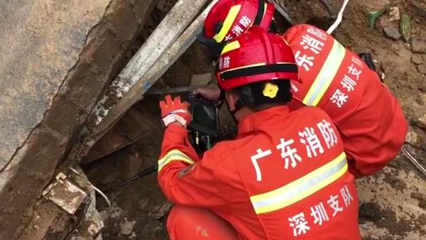 深圳暴雨致地面坍塌，一小女孩被埋身亡