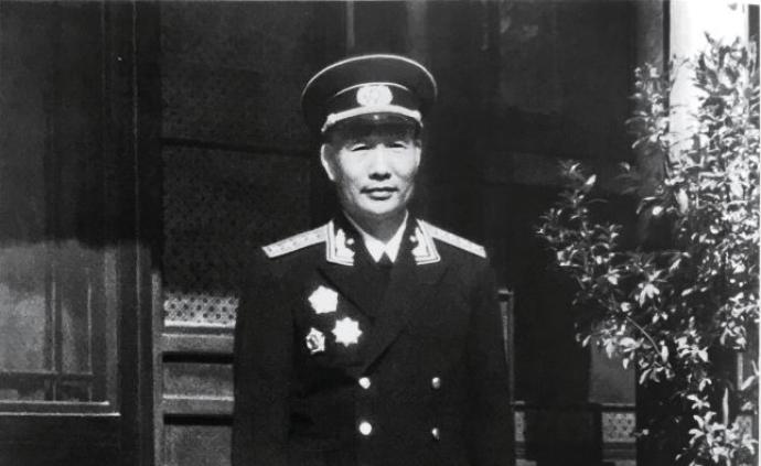 海军第一任司令萧劲光：中国必须有自己的航母