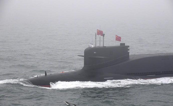 现场视频丨中方编队潜艇群首先接受检阅