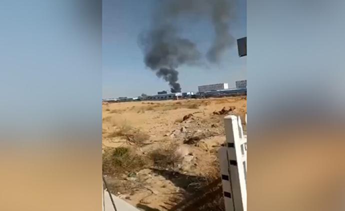 陕西榆林马扎梁附近一油罐车发生闪爆，现场燃起大火球