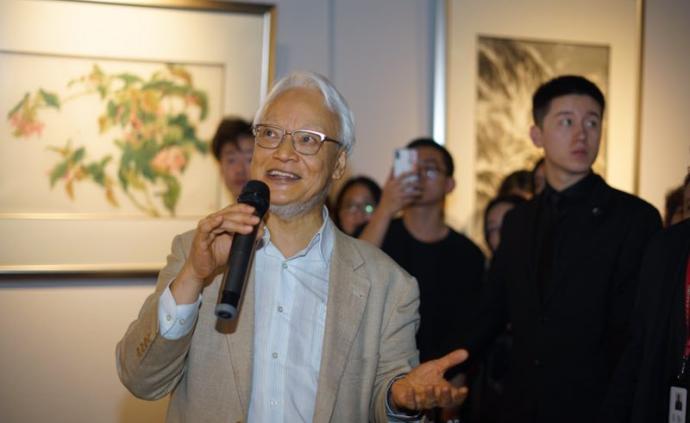 刘墉上海办画展，自称“老顽童”，想在画里表现“趣”