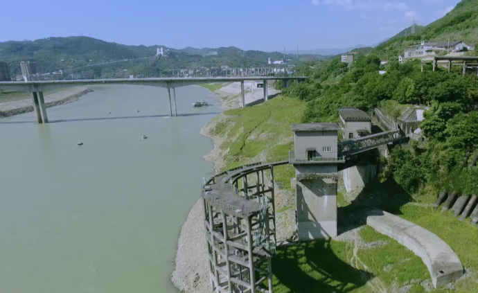 为冷却核反应堆，三线工人建造江泵可将乌江抽断航