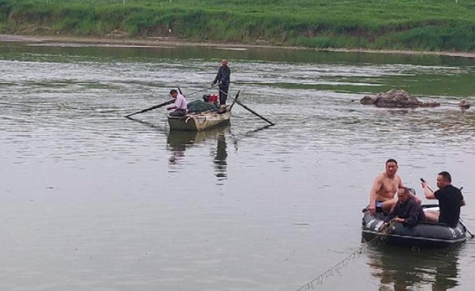 湖北荆州5名初中生下河游泳溺水，1人身亡4人仍在打捞
