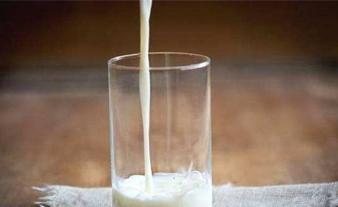 中纪委机关报谈“上班喝牛奶被问责”：问责不能代替管理