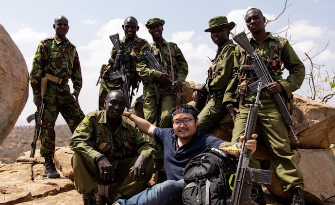 中国摄影师深入非洲，记录反盗猎巡逻员不为人知的故事