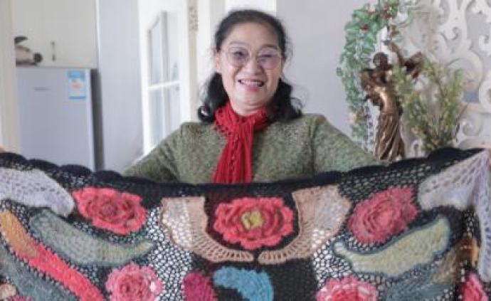 杭州70岁阿姨成针织界"网红" ，平均每天织10小时