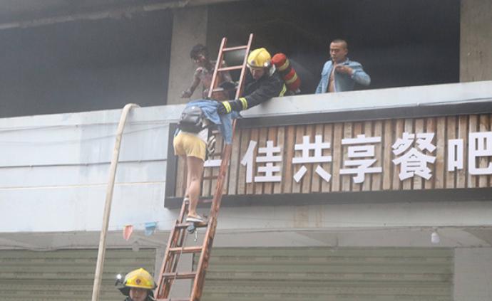 桂林民房起火致5死，消防： 现场到处喊叫声，能见度近乎零