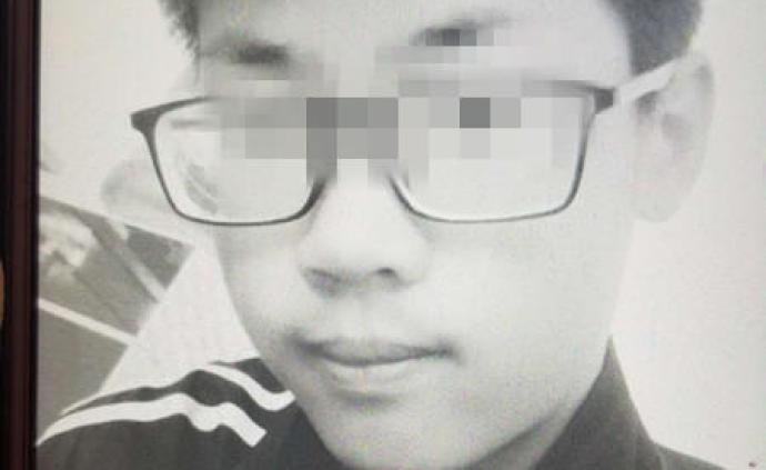 “因为一个耳机”，甘肃14岁少年被5名同学围殴致死