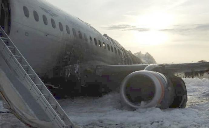 普京下令彻查客机事故原因，机场设置遇难者家属心理援助中心