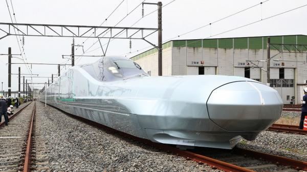 日本新一代新干线亮相：时速360公里