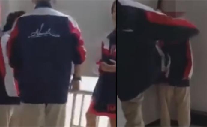 温州平阳一中学女生遭4名女同学围殴，教育局成立工作组调查