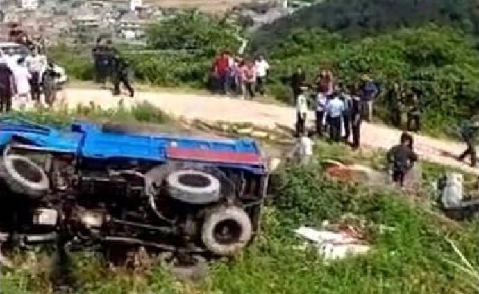 浙江温岭农用车侧翻事故已致12人遇难、11人受伤