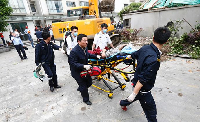 上海昭化路一厂房发生墙体倒塌：救出19人，其中5人死亡