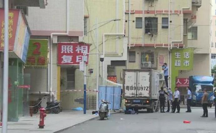 深圳90后母亲抱6个月孩子坠楼，警方：排除他杀，正调查中