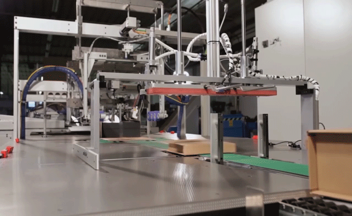 亚马逊用打包机器人，每小时600包裹