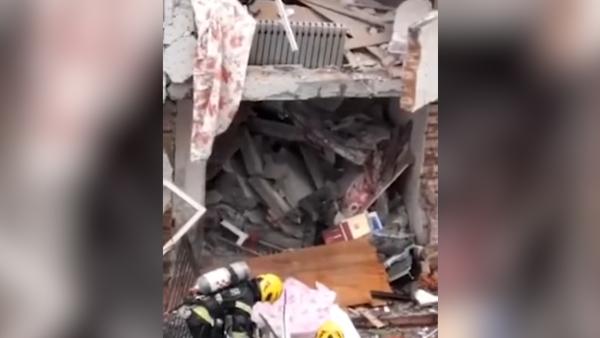 青岛一居民楼疑似煤气爆炸，致1死7伤