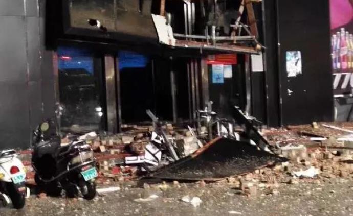 广西百色酒吧坍塌事故目前死亡2人、危重1人、重伤7人