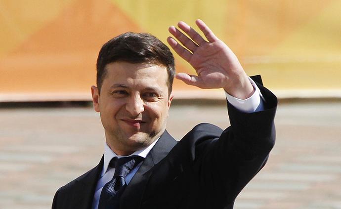 乌克兰新总统泽连斯基决定解散议会