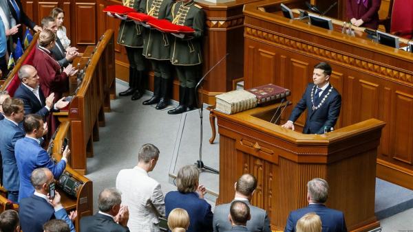 泽连斯基就职乌克兰总统：每个人都是总统