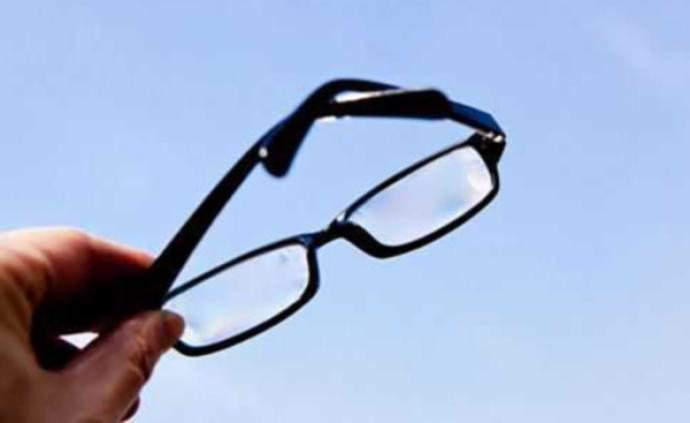 市场上“摘眼镜”的承诺能信吗？眼科医生吁先到正规医院检查