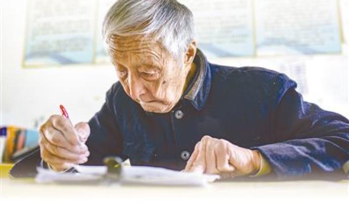 从教40年，安徽退休教师再义务补课19年：我只想追赶时间
