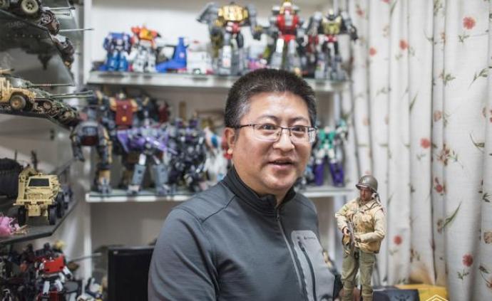 杭州男子每年花数万元购置“兵人”，用玩具对抗中年油腻