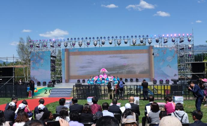 北京世园会举行“上海日”活动，海派展园吸引国内外游客