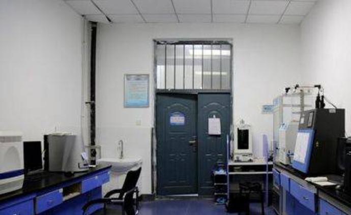 哈尔滨一年轻教授疑被校内“毒室”夺命，工伤认定持续四年