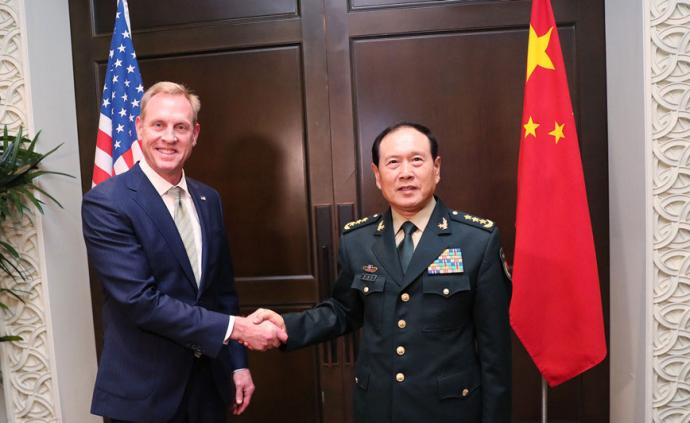 魏凤和与美国代理国防部长沙纳汉举行会谈