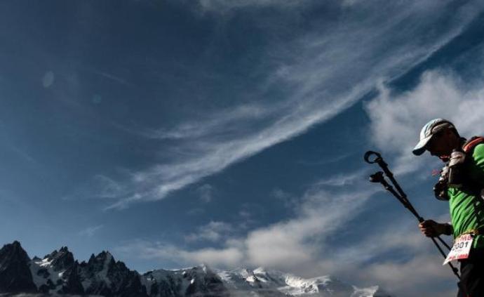 法国勃朗峰限制“拥堵”出新规：违规登山者或被判入狱两年