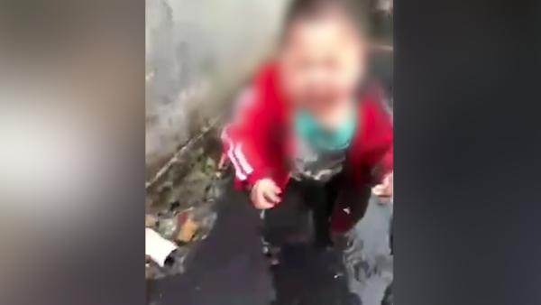 男子虐待3岁儿子拍视频气妻子，被刑拘