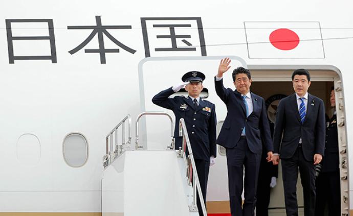 日本首相安倍晋三抵达德黑兰，开启对伊朗首次国事访问