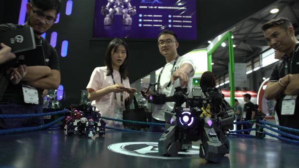 人机一体，深圳格斗机器人首秀亚洲CES