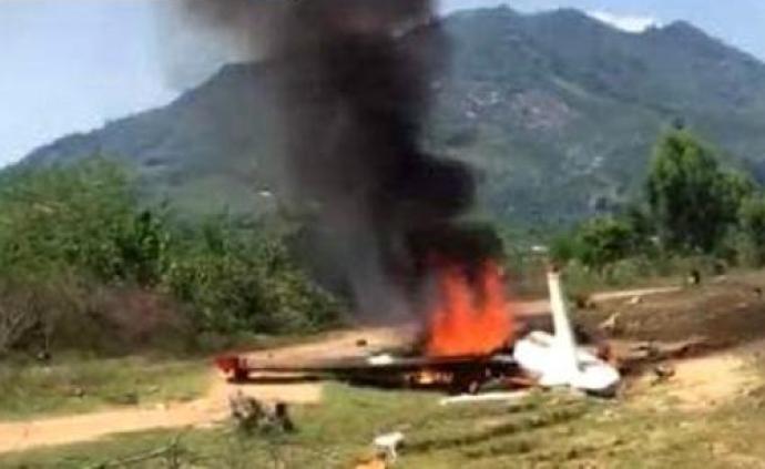 越南一架军用飞机坠毁致2人死亡，军方正调查原因