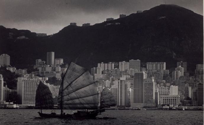 邱良与李家昇：两代香港摄影的追梦人与横跨近70年的影像