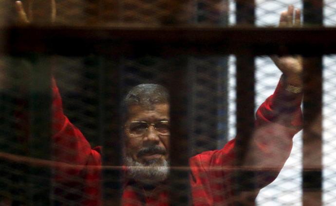 埃及前总统穆尔西在庭审过程中突然死亡，系埃及首位民选总统