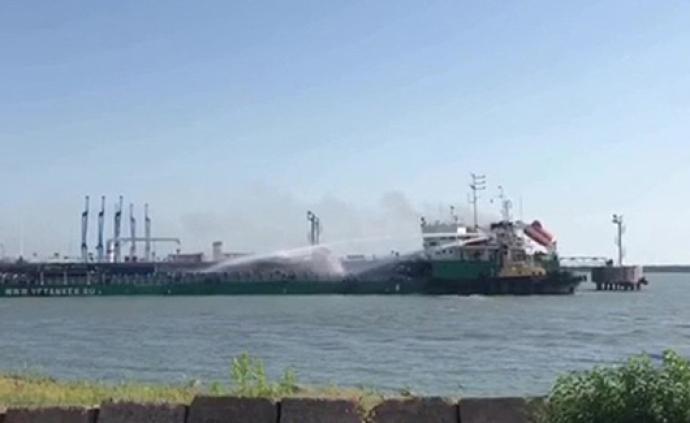 俄罗斯里海沿岸一港口油轮发生爆炸，造成3人死亡