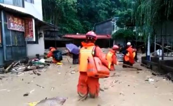 云南金平发生滑坡泥石流灾害，致4人失联547人受灾
