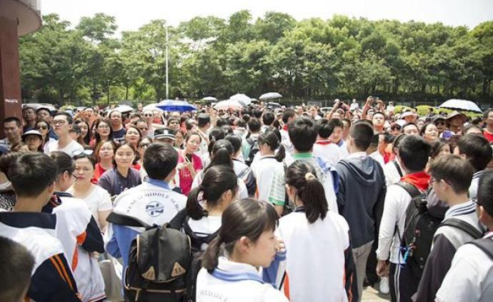 上海教育考试院就今年高招答记者问：不会提供中学排名数据