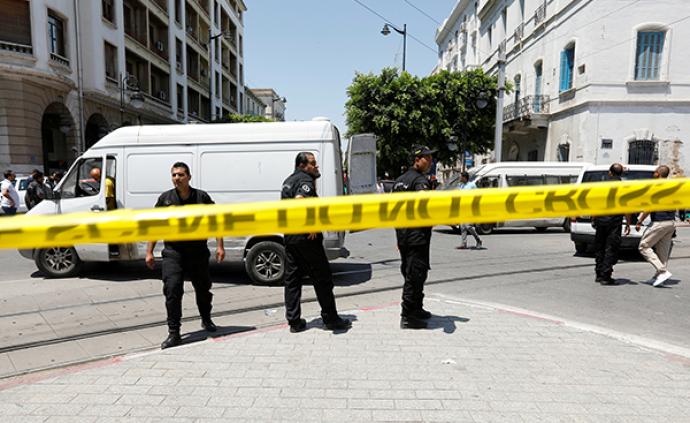 突尼斯首都连续发生自杀式炸弹袭击，至少一人身亡