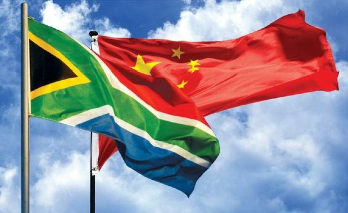 习近平会见南非总统拉马福萨：共同维护多边主义