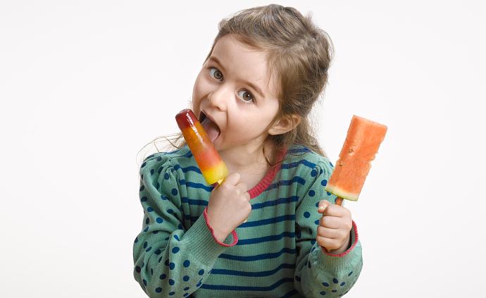 7岁娃吃冰棍吃出胃出血，每天你都吃几根？