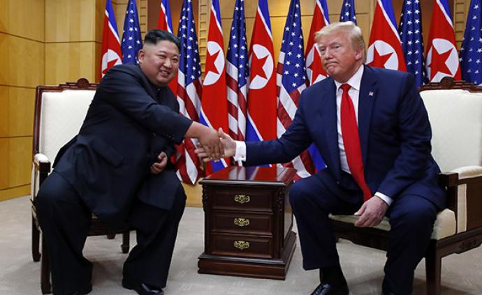 特朗普跨过朝韩分界线与金正恩握手，称将邀请金正恩访美