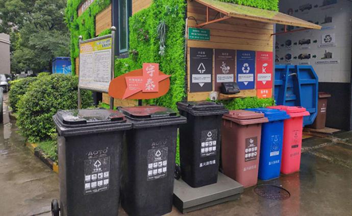 上海生活垃圾强制分类首日，这个小区志愿者为何从垃圾房撤离